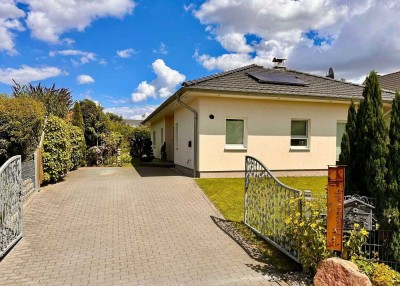 Einfamilienhaus in Gehlsdorf - 4 Zimmer, moderne Einbauküche, Kamin und Außenkamin in Top-Lage !!!