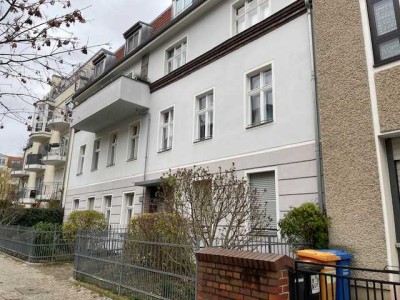 vermietete helle und grroßzügige Erdgeschosswohnung mit Terrasse