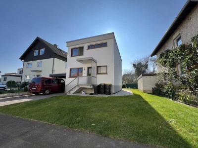 Kernsaniert - Freistehendes EFH -4 Zimmer- 440qm Grundstück - Garage / Carport