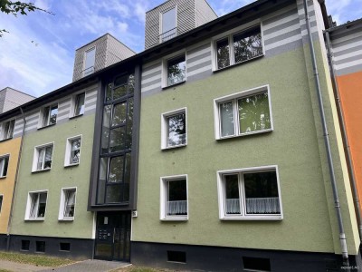 SHG+++ Schöne 3,5-Zimmerwohnung mit Balkon - Kernsanierte Fassade