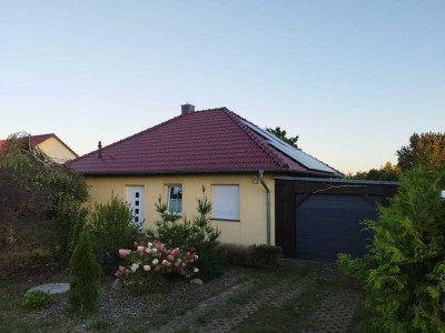 Bungalow mit viel Garten und Nebengelass