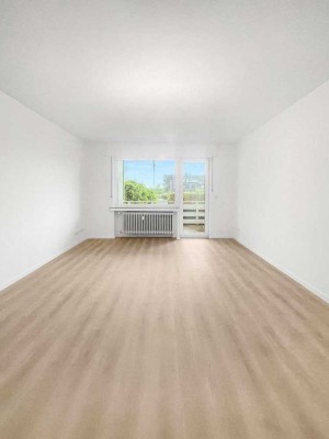 Endlich Zuhause: 2,5 Zimmer Wohnung frisch renoviert mit eigenem Garten und Balkon