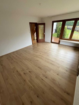 Ansprechende 2 Zimmer-Wohnung mit Terrasse in Meschede Wehrstapel