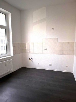 Frisch renoviert mit Wannenbad und geräumiger Küche