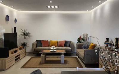 Neuwertige 4-Zimmer-Wohnung mit Balkon, TG und hochwertiger EBK