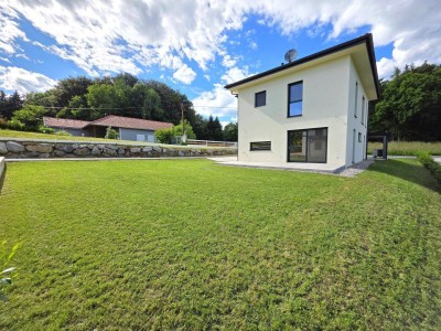Neubau Einfamilienhaus in schöner Lage!