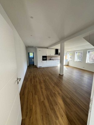 Hochwertige 2-Zimmer Neubau-DG-Wohnung mit Klimaanlage, Fußbodenheizung und Einbauküche in Bötersen