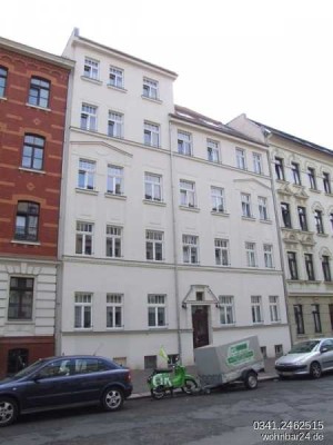 [] gohlis-süd [] kleine 3-raum im 3.og [] südbalkon [] offene küche [] einbauküche [] laminat []