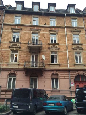Stilvoll sanierte, helle 2-Zimmer-Wohnung mit großer Wohnküche und kleinem Balkon im Jungbusch