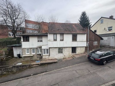 Renovierungsbedürftiges Einfamilienhaus mit Potenzial – Verwirklichen Sie Ihre Wohnträume!