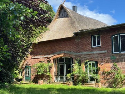 LANDWIRTSCHAFTLICHES ANWESEN - 3 HEKTAR LAND UND ca. 500 QM WOHNEN