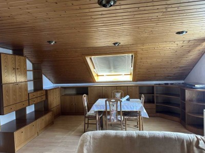 Vollmöblierte 2-Zimmer-Dachgeschoßwohnung befristet