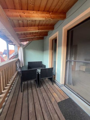 Attraktive 3-Zimmer-Dachgeschosswohnung mit überdachtem Balkon und EBK in Eggolsheimer Ortsteil