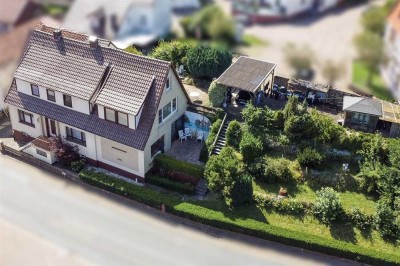 *Reserviert* Großzügiges 2-3 Familienhaus mit Garten im Herzen von Elvershausen