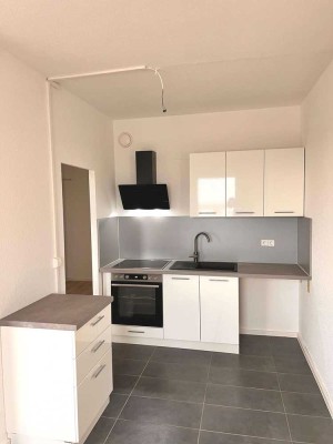 sanierte 4-Zimmer Wohnung mit Balkon und moderner EBK