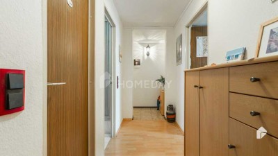 Ruhige Lage! DG-Wohnung mit 4 Zimmern, EBK und Keller