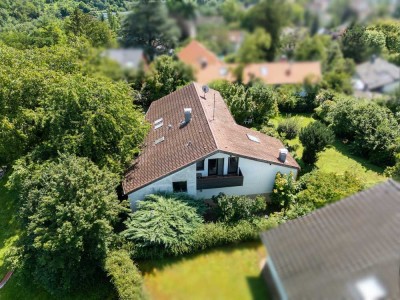 Charmantes Einfamilienhaus mit großem Garten in ruhiger Lage!