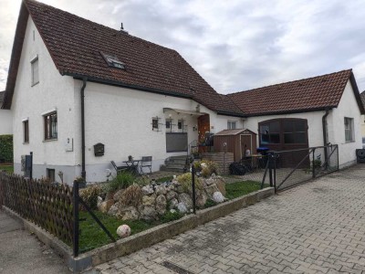 Einfamilienhaus  gepflegt und vermietet