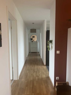 Große 3-Zimmer Wohnung mit Balkon in Düsseldorf-Rath