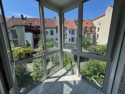 Helle 2 Zimmerwohnung mit Wintergarten