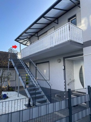 Stilvolle, renovierte 6-Zimmer-Wohnung mit Balkon und Parkplatz in Darmstadt Heimstettensiedlung