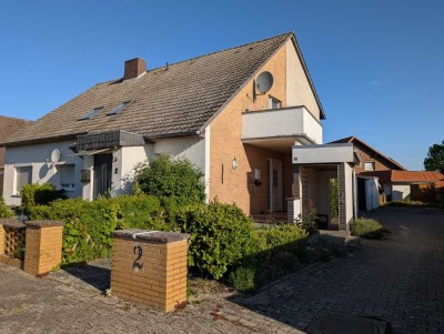 Ab Juni 25 * Zweifamilienhaus mit Vollkeller, Dachgeschoss langfristig vermietet, Erdgeschoss frei,