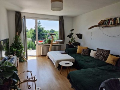 3 Zi-Whg. mit großem Balkon, offener Küche in ruhiger Lage