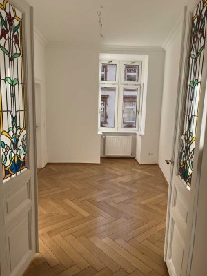 Altbau: 3-Zimmer Wohnung mit Balkon in Frankfurt-Sachsenhausen