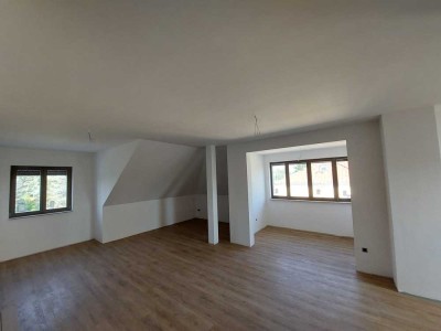 Dresden – Hellerau! Helle hochwertige 4 RWG im Dachgeschoss zu vermieten!