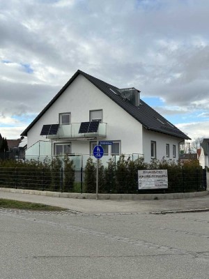 Attraktive und moderne 5-Zimmer-Maisonette-Wohnung im Herzen von Karlskron