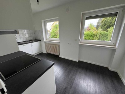 Modernisierte 2-Raum-Wohnung mit Balkon und Einbauküche in Schwalbach