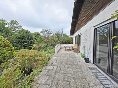 Erwecken Sie dieses bezugsfreie Einfamilienhaus aus seinem Dornröschenschlaf....