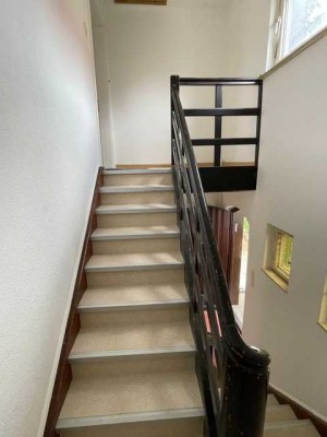 Günstiges, saniertes 5-Zimmer-Einfamilienhaus mit EBK in München Aubing