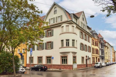 Stil-Altbau-Maisonette in kernsaniertem Gebäude 102 m² mit   3,5 Zimmer, Studio, Balkon, Keller