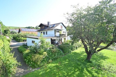 Dreifamilienhaus mit Potential - Grundstück teilbar
+ zusätzlich bebaubar mit einem weiteren Haus