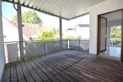 Ein Traum in Weiss***Gepflegte 3,5-Zi.-Whg. mit Balkon und Aufzug am alten Golfplatz