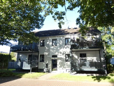Hervorragende Erdgeschoss-Wohnung mit Balkon - wird demnächst modernisiert !