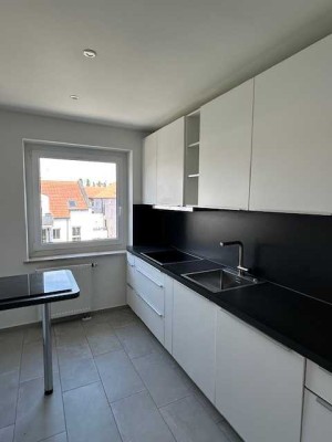 Neuwertige 3-Zimmer-Wohnung mit Einbauküche und Badmöbel in Gersthofen