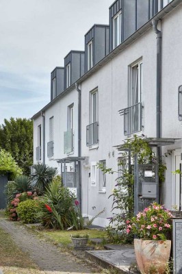 Familienglück in Lichtenbroich: Sonniges 4-5-Zi-RMH in ruhiger Sackgasse. Mit Garten, EBK & Garage.