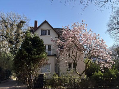 Helle 3-Zimmer-Wohnung im Grünen mit Elbblick