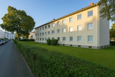 � Helle 2-Zimmer-Wohnung mit Tageslichtbad und Einbauküche