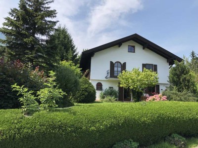 Von Privat - Stilvolles Landhaus mit Alpenblick