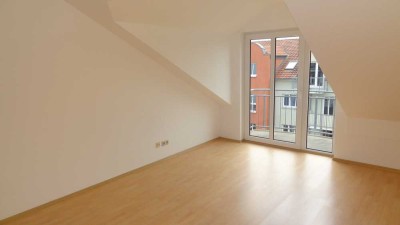 Gemütlicher Rückzugsort im Dachgeschoss mit Balkon und Einbauküche!