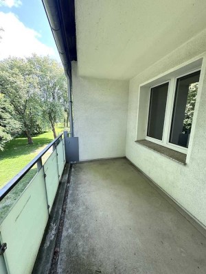 Duisburg, Brahmsstraße 7, 3. Obergeschoss, 1.WE v.links
