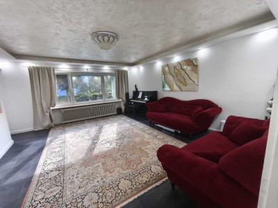 3 Zimmer Erdgeschoss Wohnung mit privaten Garten