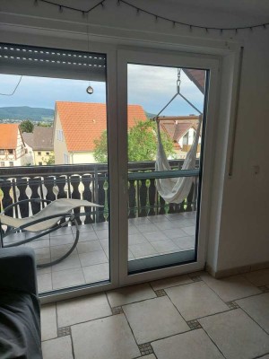 Ansprechende und gepflegte 3-Zimmer-DG-Wohnung mit Balkon und EBK in Weilersbach