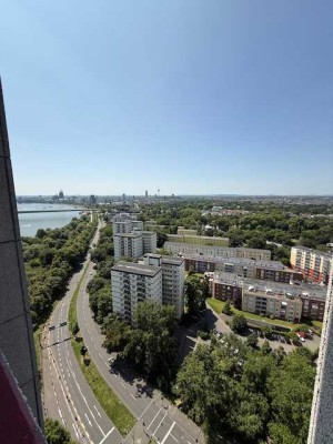 Exklusive, gepflegte 2-Raum-Wohnung mit Balkon in Köln Riehl