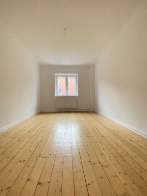 Sanierte 2 Zimmerwohnung mit Einbauküche am Rückerskanal