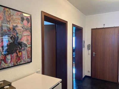 Helle citynahe 4-Zimmer-Wohnung mit Balkon, Terrasse und Garten