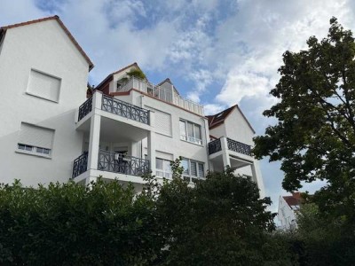 Schwalbach:Vermietete, junge sowie attraktive 3,5-Zimmer-Wohnung in gefragter Lage